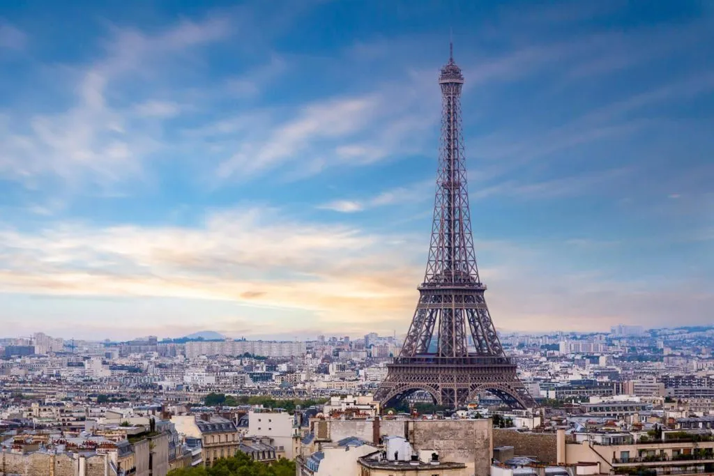 Paris Eyfel Kulesi manzarası